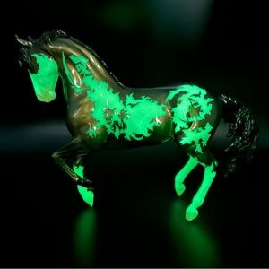 Breyer Machstrom 2022 Glow In Dark Halloween Horse Green Rare Model USA